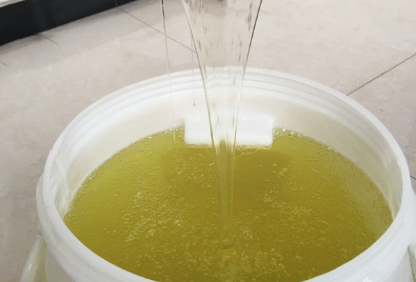 做洗洁精对水的要求很严格么? 做洗洁精对水的要求很严格么?